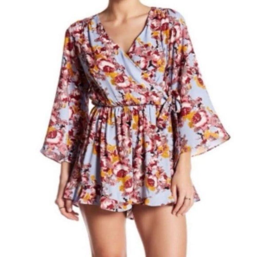 NWOT Astr The Label Watercolor Floral Surplice Faux Wrap Tie Romper Playsuit M
